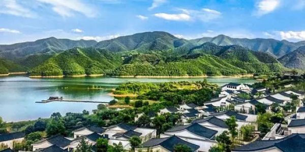 【官网】2020  浙江湖州安吉山地缓坡式独栋别 开发商:安吉山水旅游