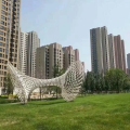 燕郊嘉都（上东公馆） 景观园林 中央公园的虫洞雕塑