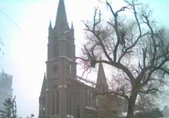 天主教堂外景图片